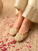 Load image into Gallery viewer, Heleey Golden Lotus Embroidered Leather Jutti