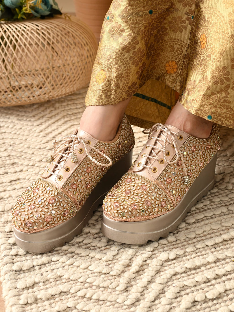 Heleey Elegant Hand-Embroidered Bridal Sneakers