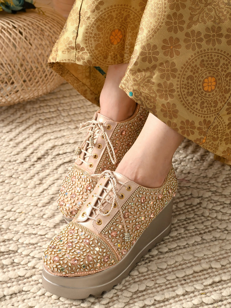 Heleey Elegant Hand-Embroidered Bridal Sneakers