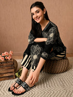 Load image into Gallery viewer, Heleey Mirror Glow Black Ethnic Flats