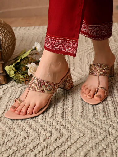 Heleey Kolhapuri Bloom Embroidered Sandals