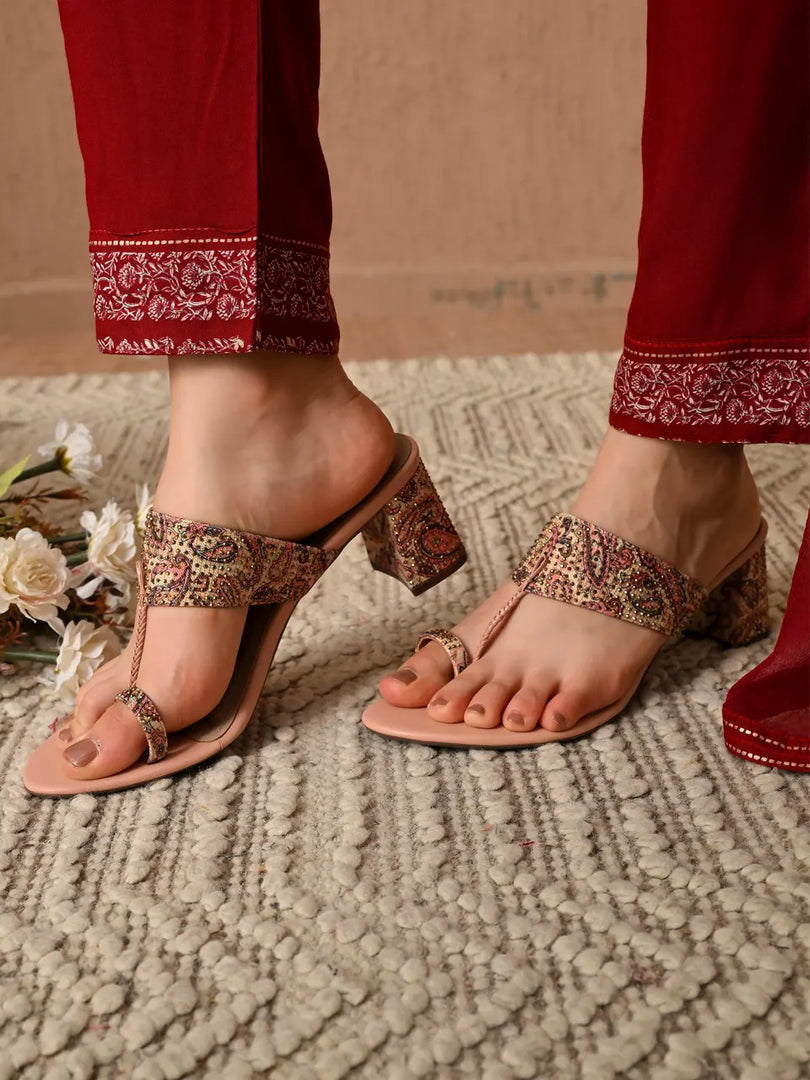Heleey Kolhapuri Bloom Embroidered Sandals