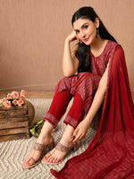Load image into Gallery viewer, Heleey Kolhapuri Bloom Embroidered Sandals