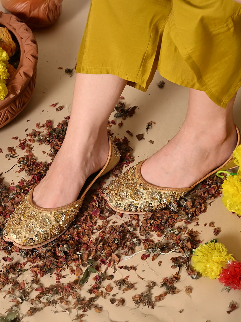 Heleey GOLDEN EMBELLISHED ROUND-TOE JUTTIS