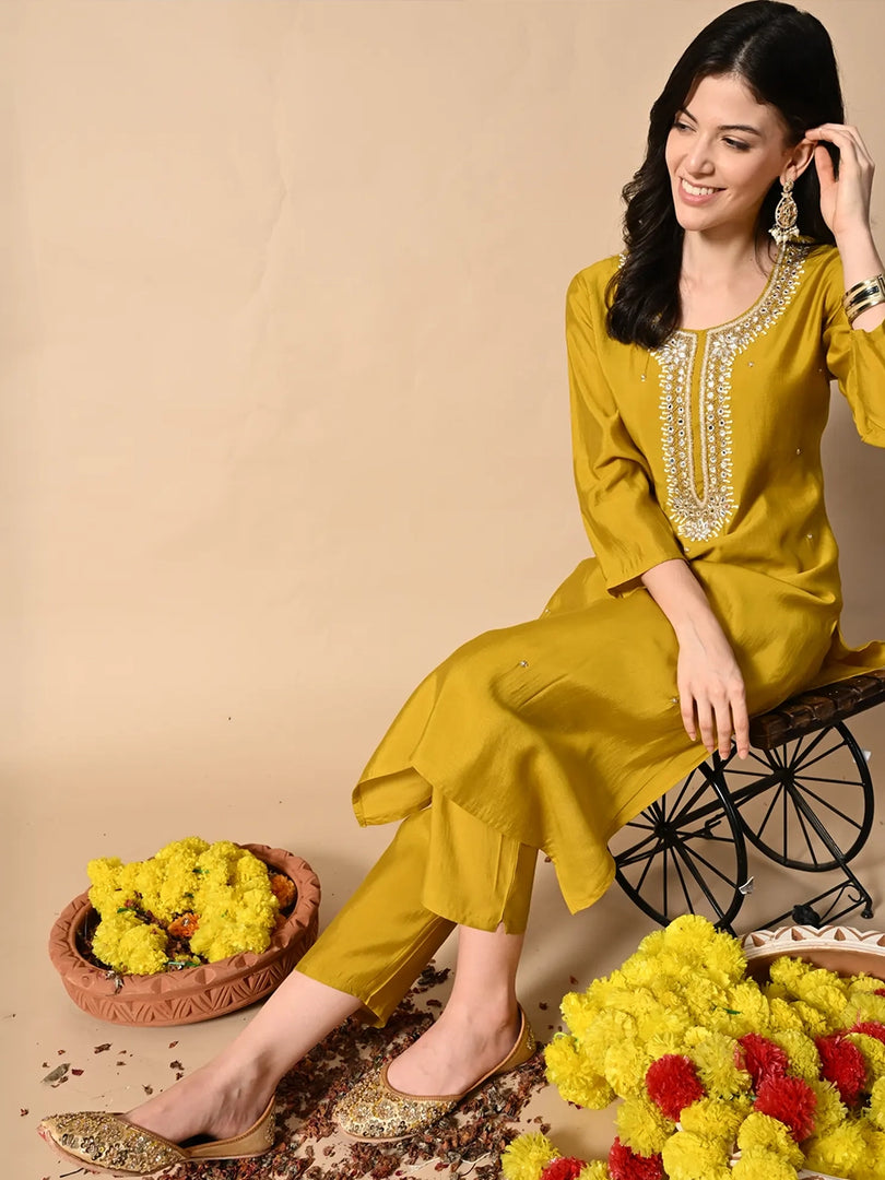 Heleey GOLDEN EMBELLISHED ROUND-TOE JUTTIS