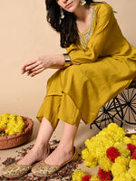 Load image into Gallery viewer, Heleey GOLDEN EMBELLISHED ROUND-TOE JUTTIS
