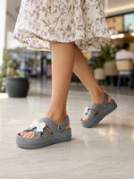 Load image into Gallery viewer, Heleey Silver Mist Bow Clogs