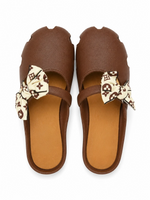 Load image into Gallery viewer, Heleey Bow Charm Brown Comfort Clogs
