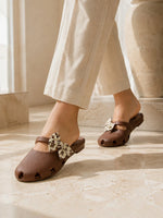 Load image into Gallery viewer, Heleey Bow Charm Brown Comfort Clogs