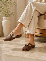 Load image into Gallery viewer, Heleey Bow Charm Brown Comfort Clogs
