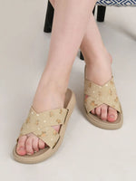 Load image into Gallery viewer, Heleey Flat Off Beige Crocs SC-29