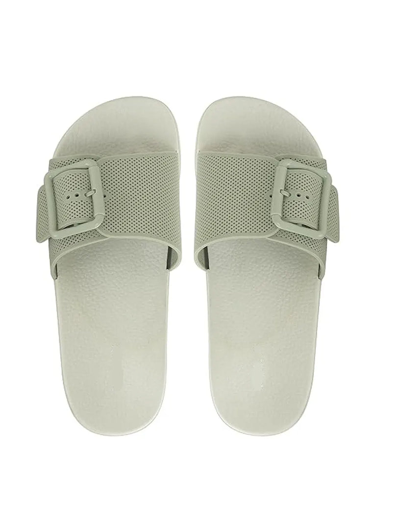 Heleey Green Textured Rubber Sliders With Buckle