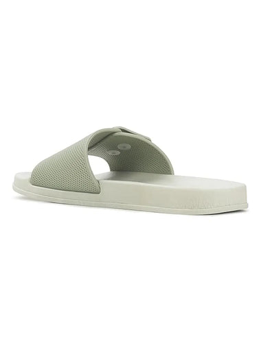 Heleey Green Textured Rubber Sliders With Buckle