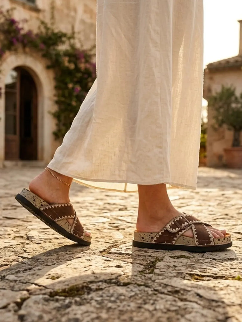 Heleey Rustic Cross Comfort Slides