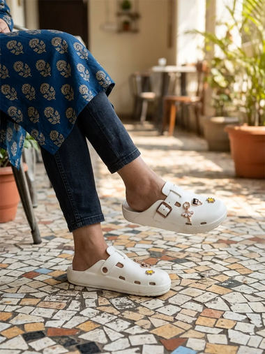 Heleey Ivory Charm Clogs