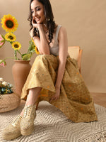Load image into Gallery viewer, Heleey Gold-Toned Lightweight Lace-Up Sneakers